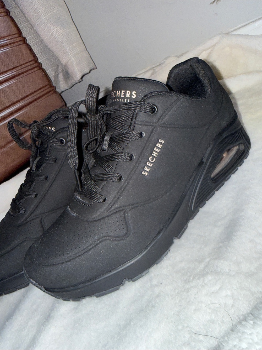 Skechers Men’s Black Lace-Up Air-Visible Cushion Sneakers